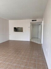 484 NW 165th St in Miami, FL - Building Photo - Building Photo