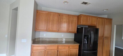 362 La Clarita Ave in San Jacinto, CA - Building Photo - Building Photo
