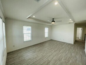 34857 Robins Song Rd in Zephyrhills, FL - Building Photo - Building Photo
