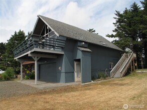 33610 J Pl in Ocean Park, WA - Building Photo - Building Photo