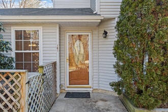 101 Stoneham Dr in Glassboro, NJ - Building Photo - Building Photo