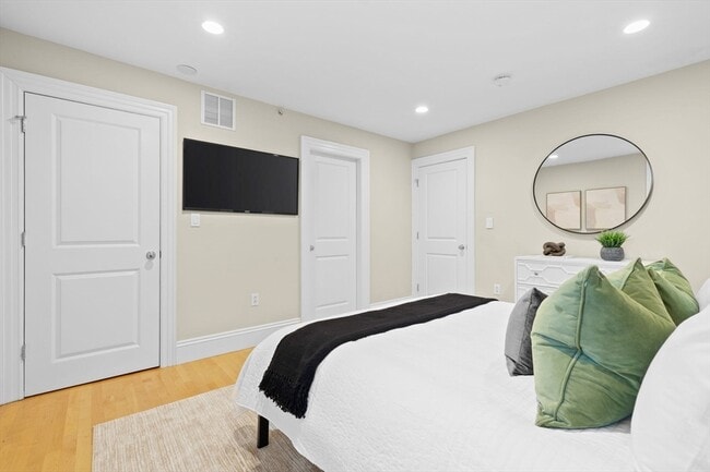87 Worcester St, Unit A in Boston, MA - Foto de edificio - Building Photo