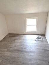 501 E 7th St, Unit 3 in Erie, PA - Foto de edificio - Building Photo