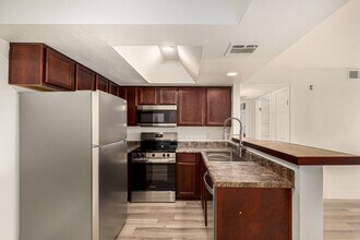 1720 E Thunderbird Rd, Unit 2044 in Phoenix, AZ - Foto de edificio - Building Photo