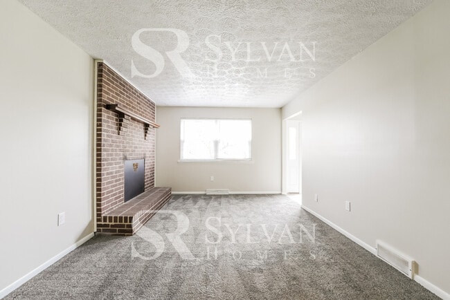 1112 Elmira St in Monaca, PA - Building Photo - Building Photo