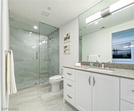 13925 Old Coast Rd in Naples, FL - Foto de edificio - Building Photo