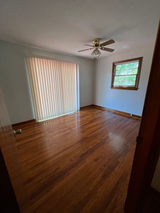 5014 Unicoi Dr in Unicoi, TN - Building Photo - Building Photo