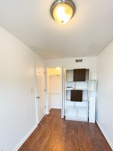 3053 W Lyndale St-Unit -Unit 2A in Chicago, IL - Building Photo - Building Photo