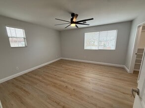 1068 Greenway Rd in Oceanside, CA - Building Photo - Building Photo