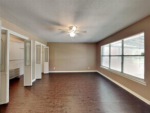 107 Laurel St in Lancaster, TX - Building Photo - Building Photo