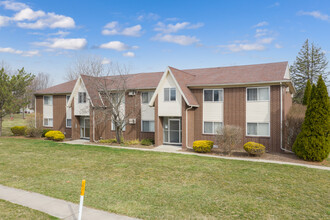 Village Meadows North Senior Apartments in Toledo, OH - Building Photo - Building Photo