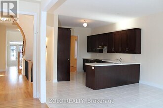 207 Gardiner Dr in Bradford West Gwillimbury, ON - Building Photo - Building Photo