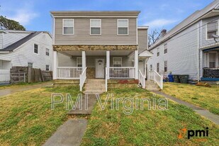 324 W 36th St in Norfolk, VA - Building Photo