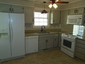 1209 Logan Ct in Jacksonville, NC - Building Photo - Building Photo