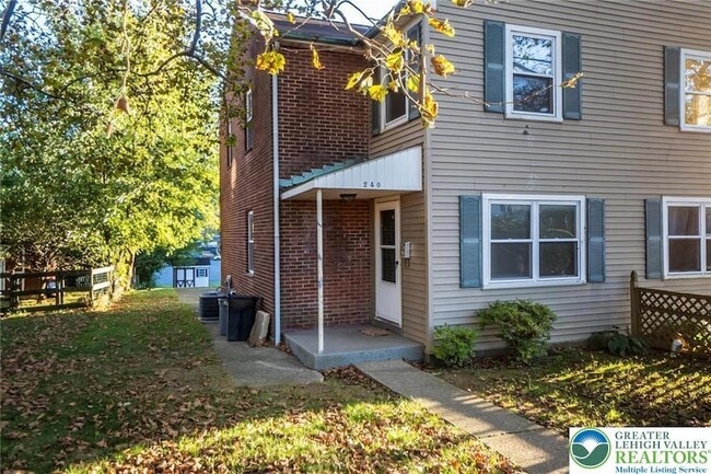 240 Palmer St in Easton, PA - Building Photo - Building Photo