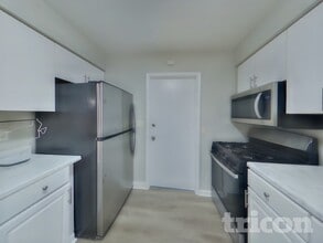 1332 W Hartley Cir in Deltona, FL - Building Photo - Building Photo