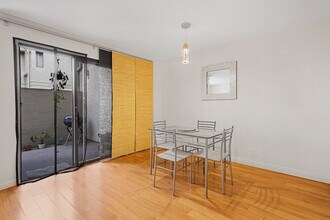 435 Virgil Ave in Los Angeles, CA - Building Photo - Building Photo
