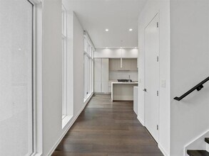 641 Angier Springs Ct NE in Atlanta, GA - Foto de edificio - Building Photo