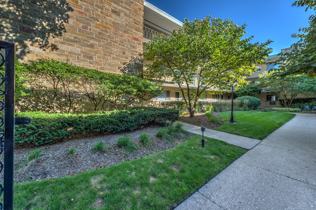 Clinton Court in Oak Park, IL - Foto de edificio