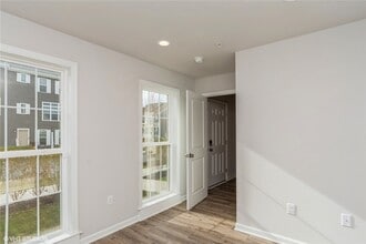 210 Gress Rd in Cranberry Township, PA - Foto de edificio - Building Photo