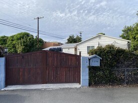 5254 San Jacinto Pl in San Diego, CA - Building Photo