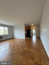 945 N Barton St in Arlington, VA - Foto de edificio - Building Photo