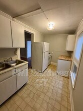 79 Garfield Ave in New London, CT - Foto de edificio - Building Photo