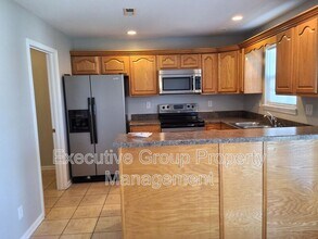 212 Adena Loop in Radcliff, KY - Building Photo - Building Photo
