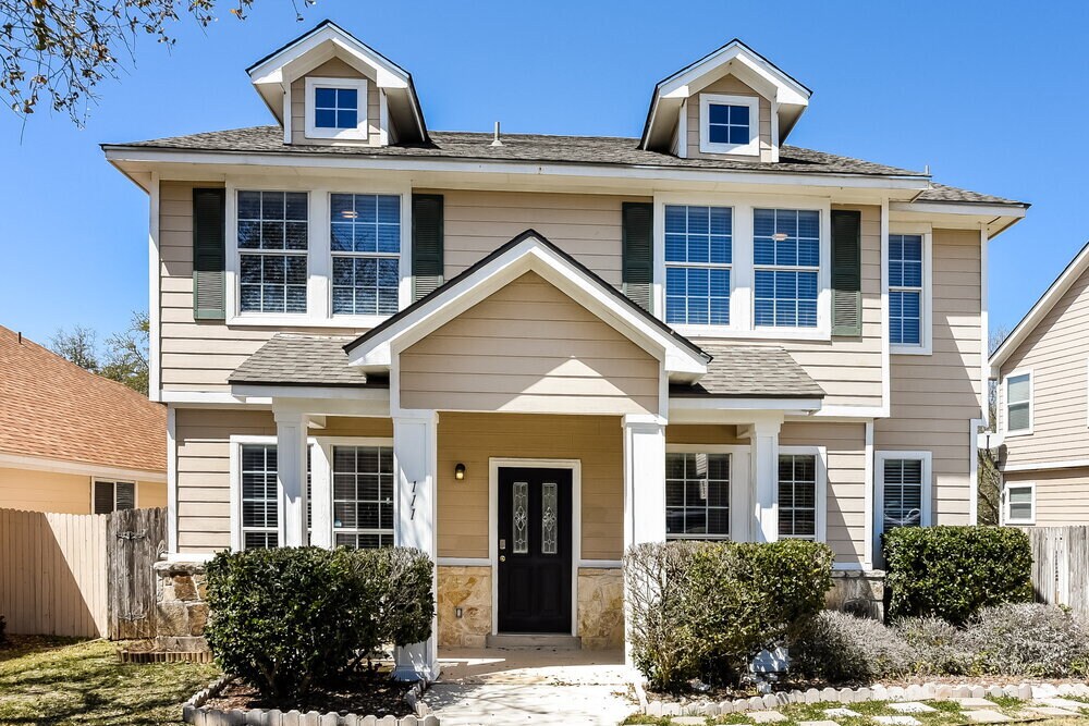 111 Eagle Vail in San Antonio, TX - Building Photo