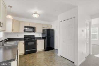 655 Fisher Dr in York, PA - Building Photo - Building Photo