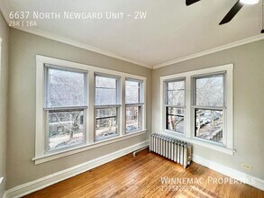 6637 N Newgard Ave in Chicago, IL - Building Photo - Building Photo