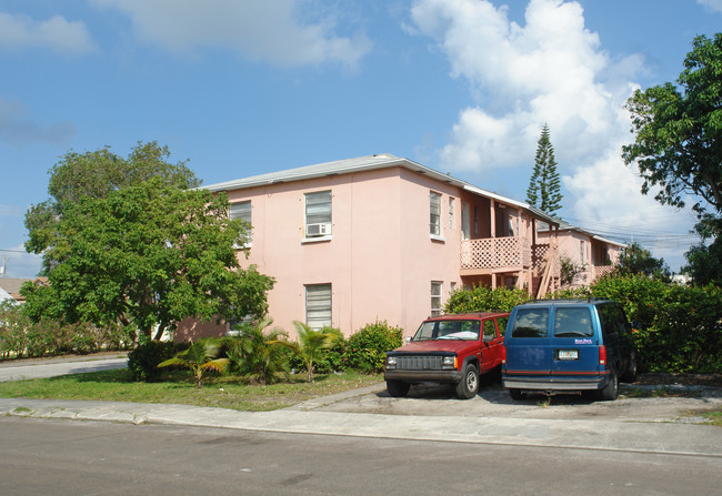 717 S 2nd Ave in Lake Worth, FL - Building Photo - Building Photo