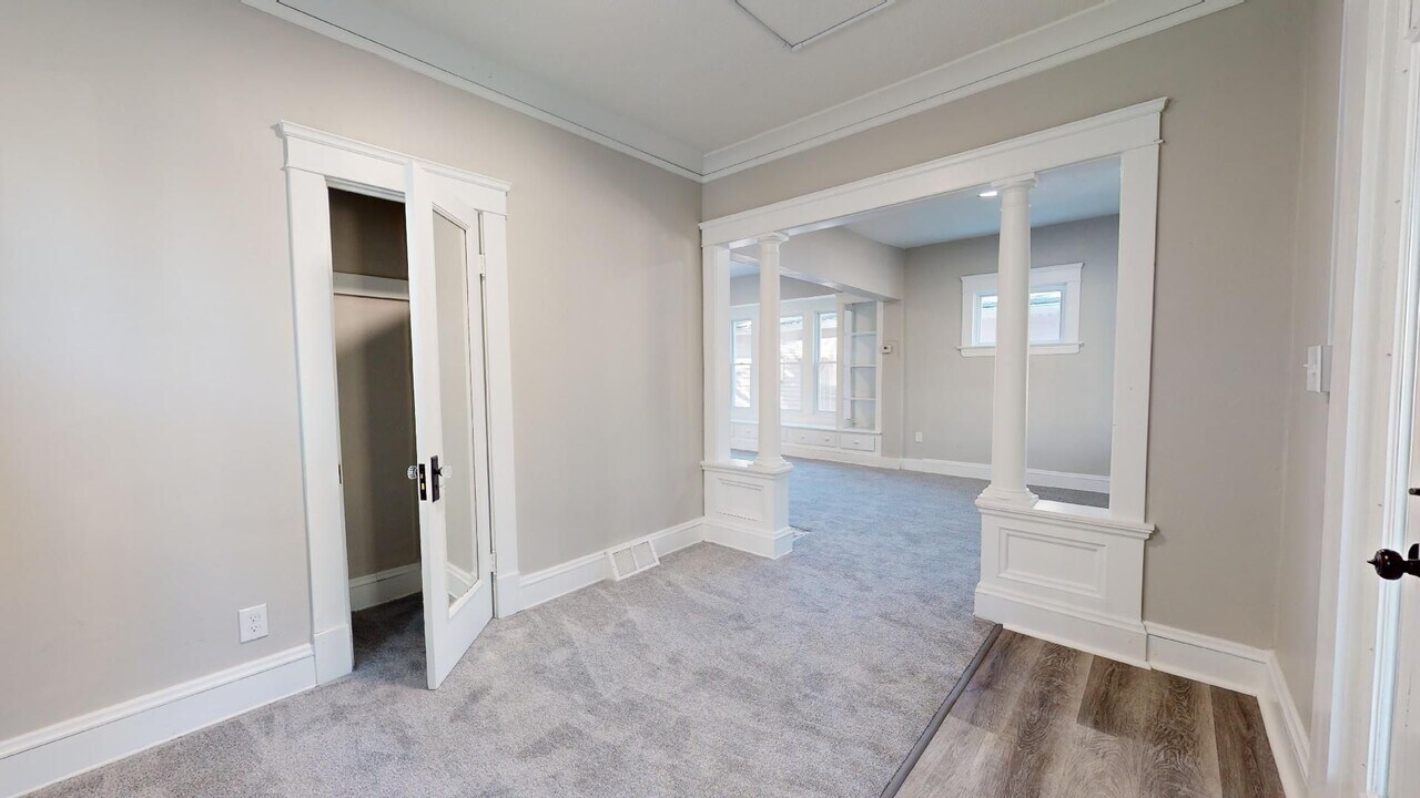 3915 Hyde Ave in Cleveland, OH - Building Photo