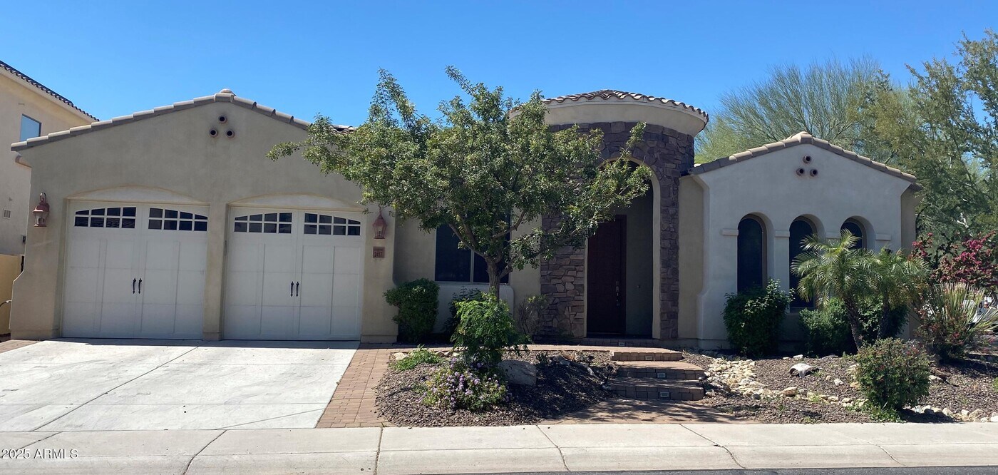 2417 East Charlotte Dr in Phoenix, AZ - Building Photo