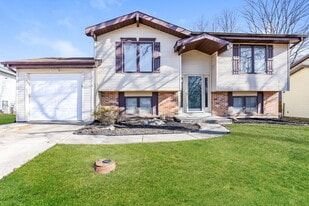 1253 Advance Dr in Florissant, MO - Building Photo