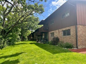 8000 Archer Ave in Willow Springs, IL - Building Photo - Building Photo