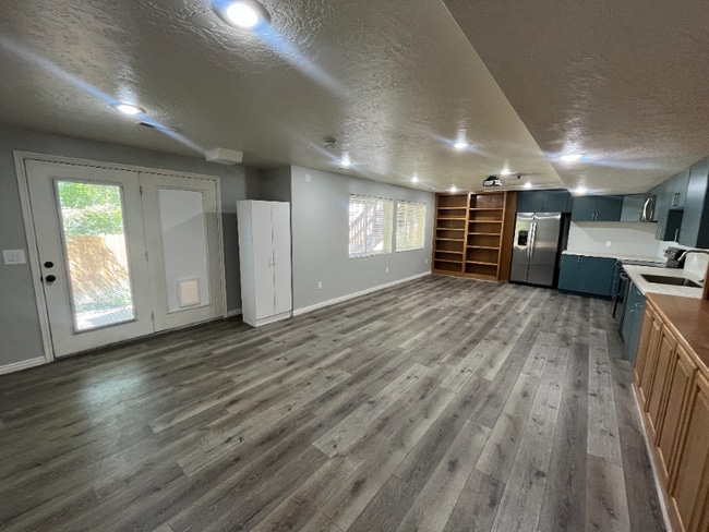 6624 S Bouchelle Cv in Salt Lake City, UT - Building Photo - Building Photo