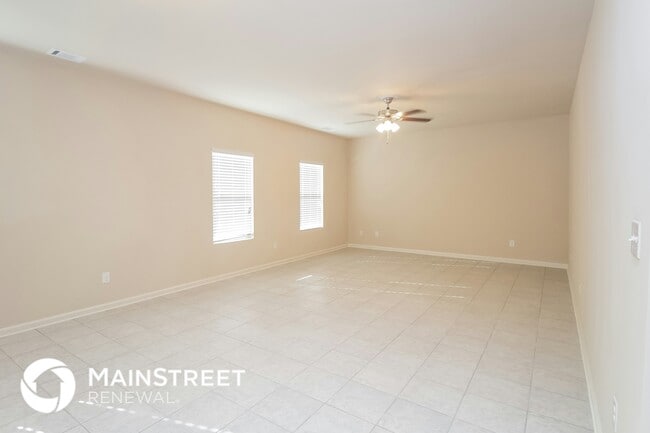 355 Sunflower Ln in Covington, GA - Foto de edificio - Building Photo