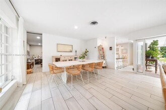 341 Island Dr in Key Biscayne, FL - Building Photo - Building Photo