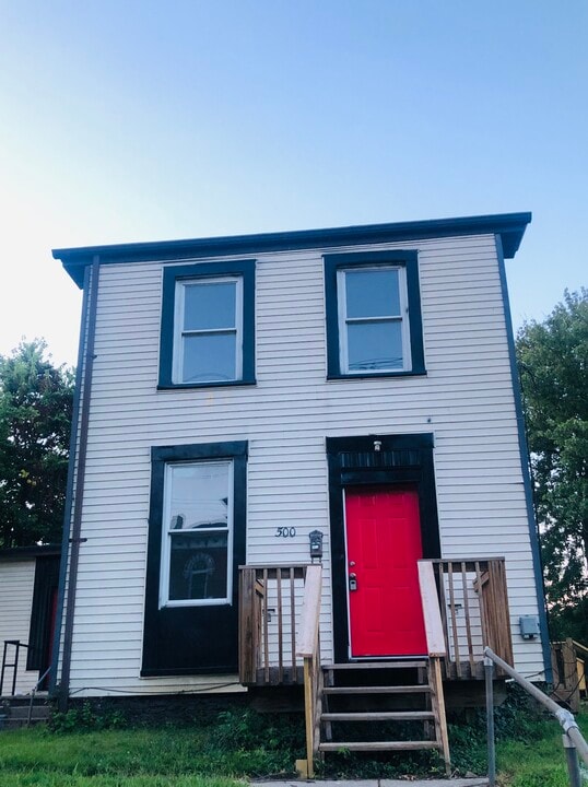 500 W Wyoming Ave in Cincinnati, OH - Building Photo