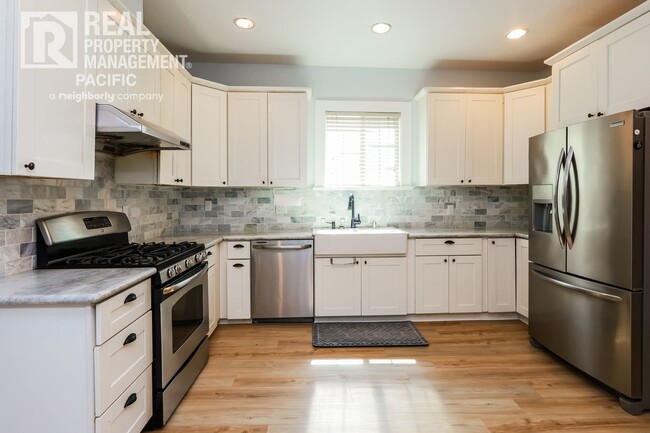 property at 2113 West St