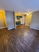 4520 Ridgely Tract Rd SE, Unit 3b in Newark, OH - Building Photo