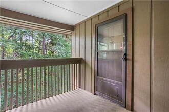 1006 Dunbar Dr in Dunwoody, GA - Building Photo - Building Photo