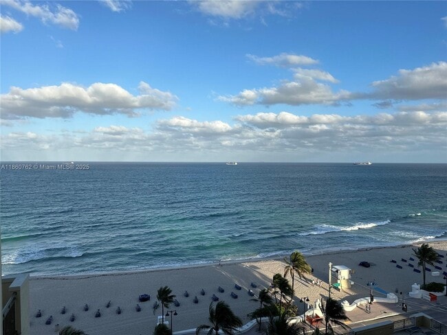 property at 2900 Banyan St