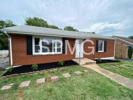 5125 Airport Rd NW in Roanoke, VA - Building Photo