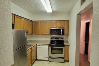 758 Haven Pl in Tarpon Springs, FL - Building Photo - Building Photo