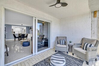 311 SE 3rd St, Unit 102 in Dania Beach, FL - Foto de edificio - Building Photo