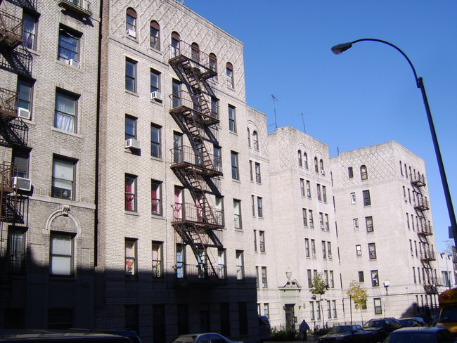 Creston Manor in Bronx, NY - Building Photo - Building Photo