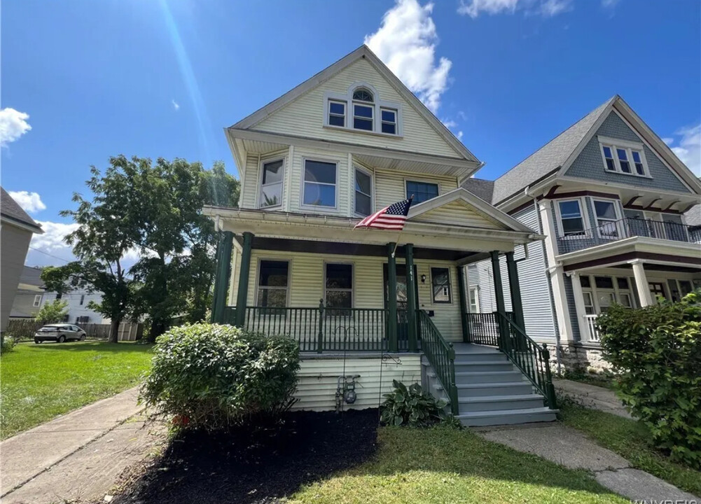 141 Loring Ave in Buffalo, NY - Building Photo