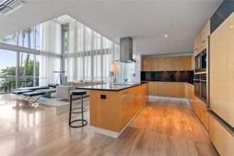 6899 Collins Ave, Unit 202 in Miami Beach, FL - Building Photo - Building Photo